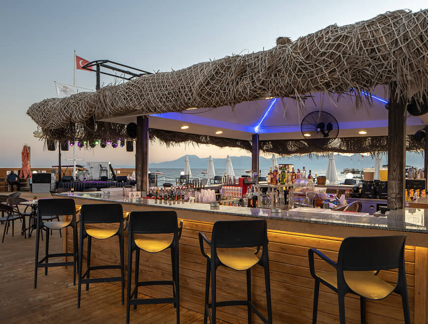adalya-elite-lara-gastronomi-pier-bar-galeri-1.jpg
